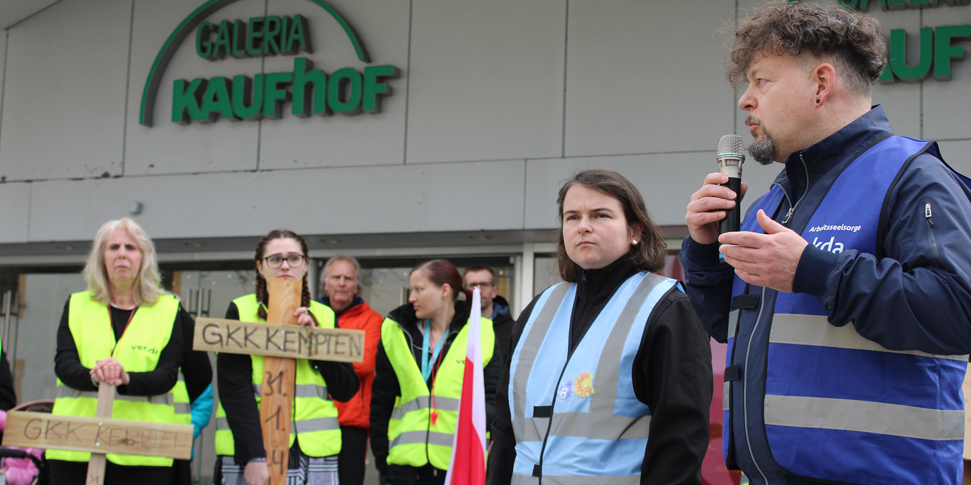 Ulrich Gottwald hat eine Ausbildung als systemischer Seelsorger.