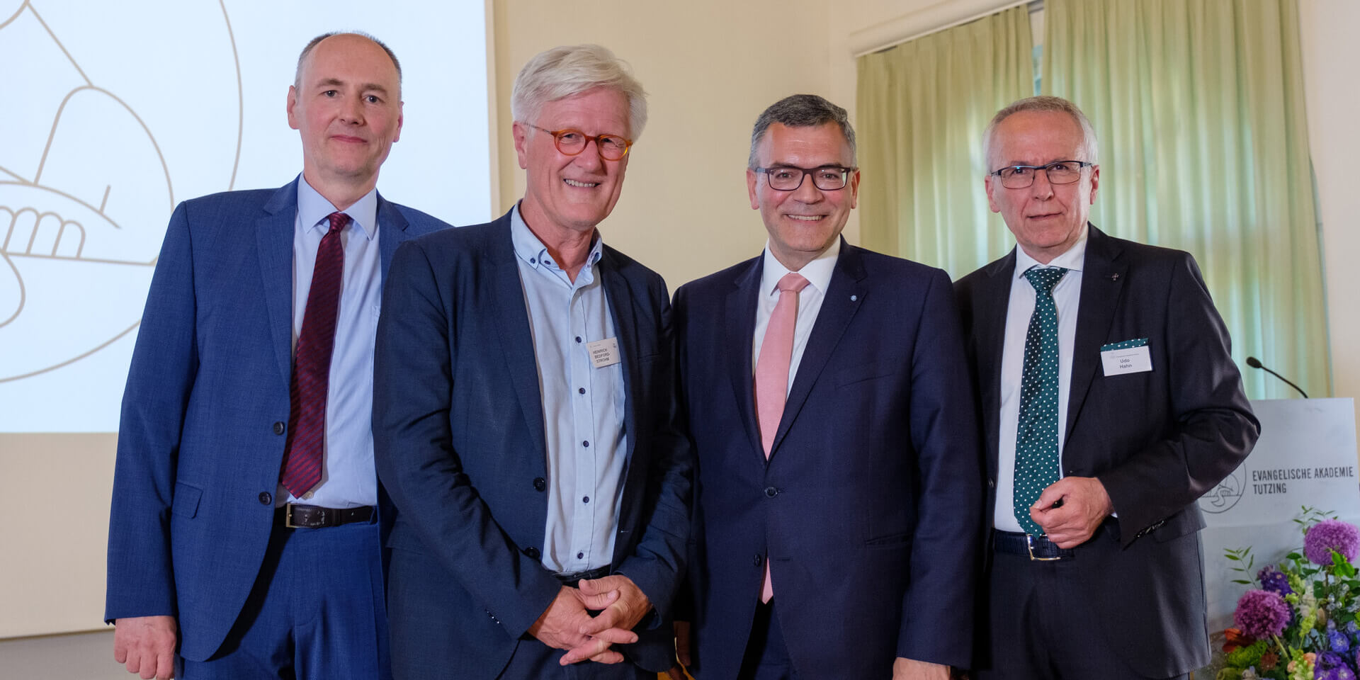 Oberkirchenrat Stefan Reimers, Landesbischof Heinrich Bedford-Strohm, Staatskanzleichef Florian Herrmann und Akademiedirektor Udo Hahn