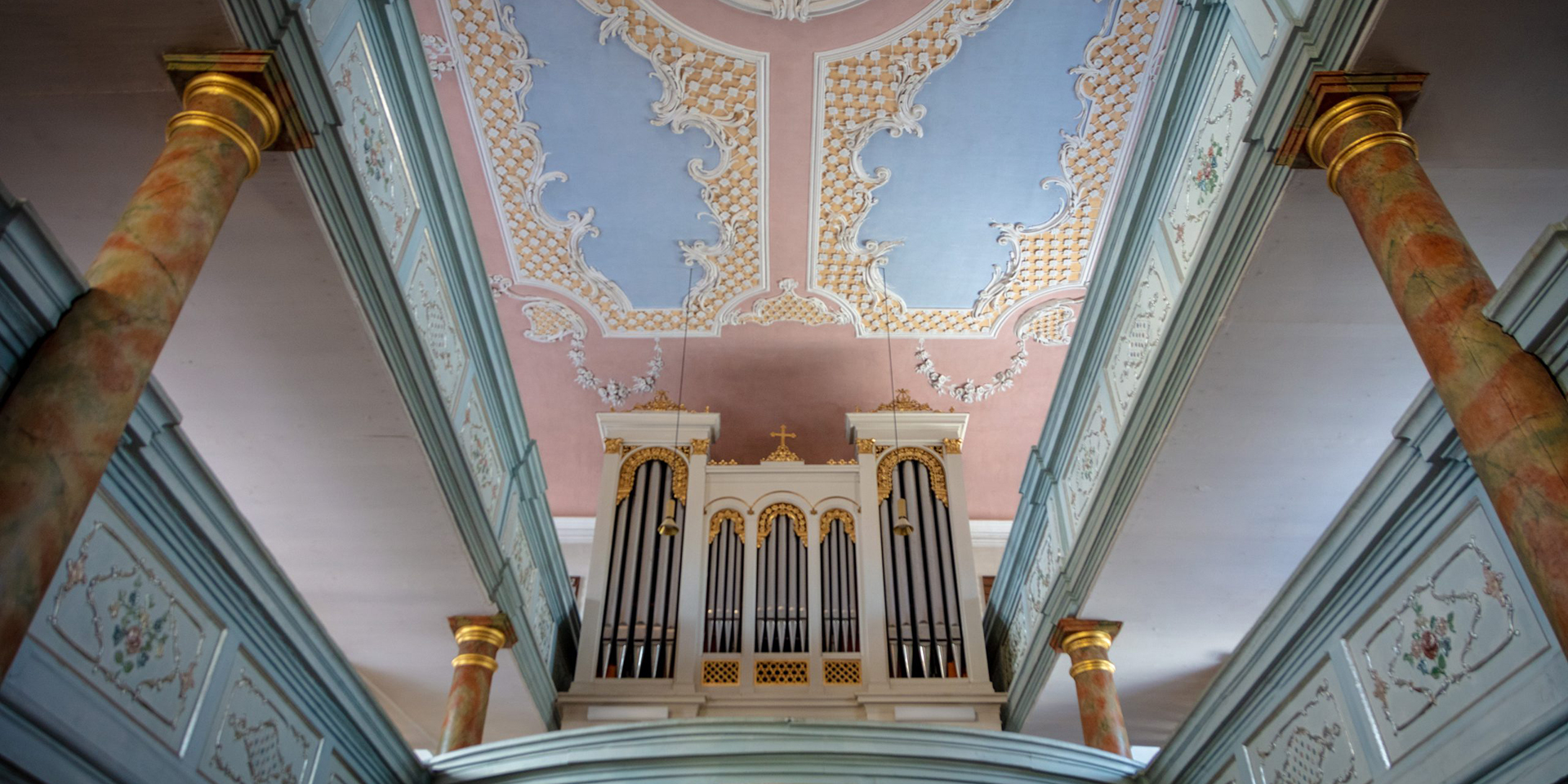 Oberfranken besitzt fast 200 Kirchen im Stil der Markgrafenzeit. Jede Kirche hat ihre Besonderheit und ihre Geschichte.