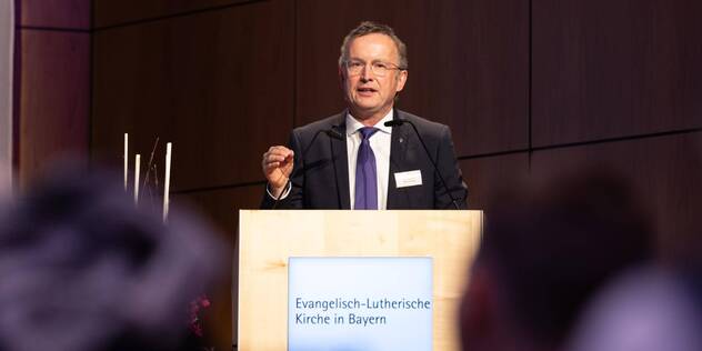 Landesbischof Christian Kopp bei seinem ersten Bericht vor der Landessynode