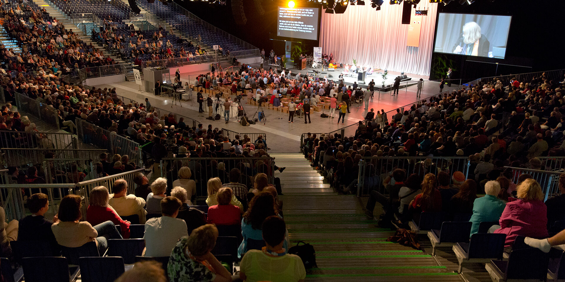 Großpodium auf dem Kirchentag 