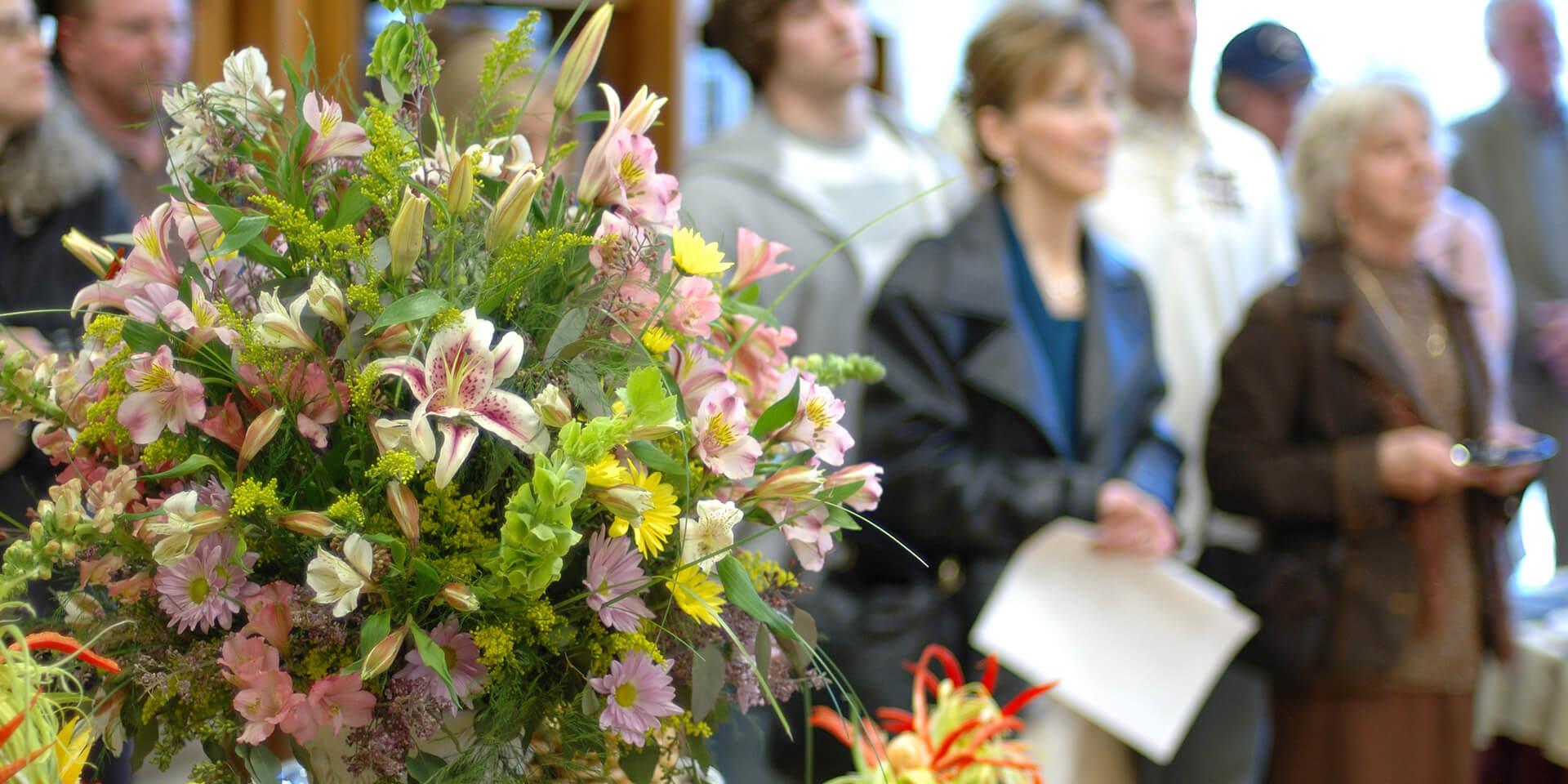 Das Bild zeigt eine Kirchengemeinde Eine Kirchengemeinde