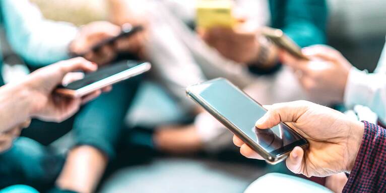 Das Bayerische Staatsministerium für Digitales und das Bayerische Staatsministerium des Innern, für Sport und Integration initiierten die Bayern-Allianz gegen Desinformation., &copy; GettyImages