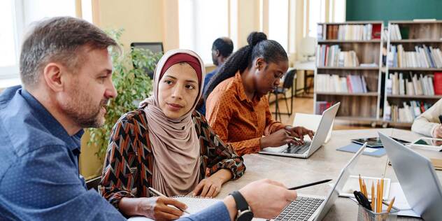 Es geht um die Chancenverbesserung von Menschen mit Migrationshintergrund.