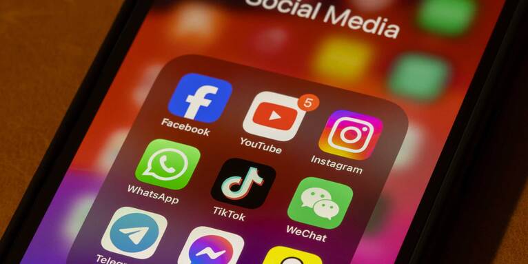 Die EJB soll sich stärker für eine konstruktive Diskussionskultur im digitalen Raum positionieren, © GettyImages