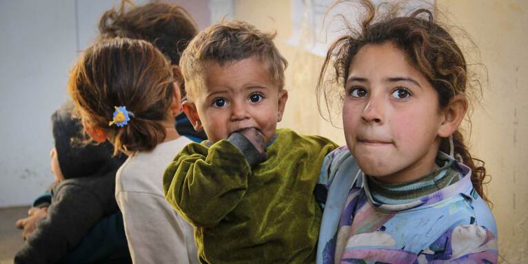 Wings of Hope hat es sich zur Aufgabe gemacht, Kindern, vor allem in Kriegs- und Konfliktgebieten, wieder Wege aus dem Trauma der Gewalt zu eröffnen., © GettyImages