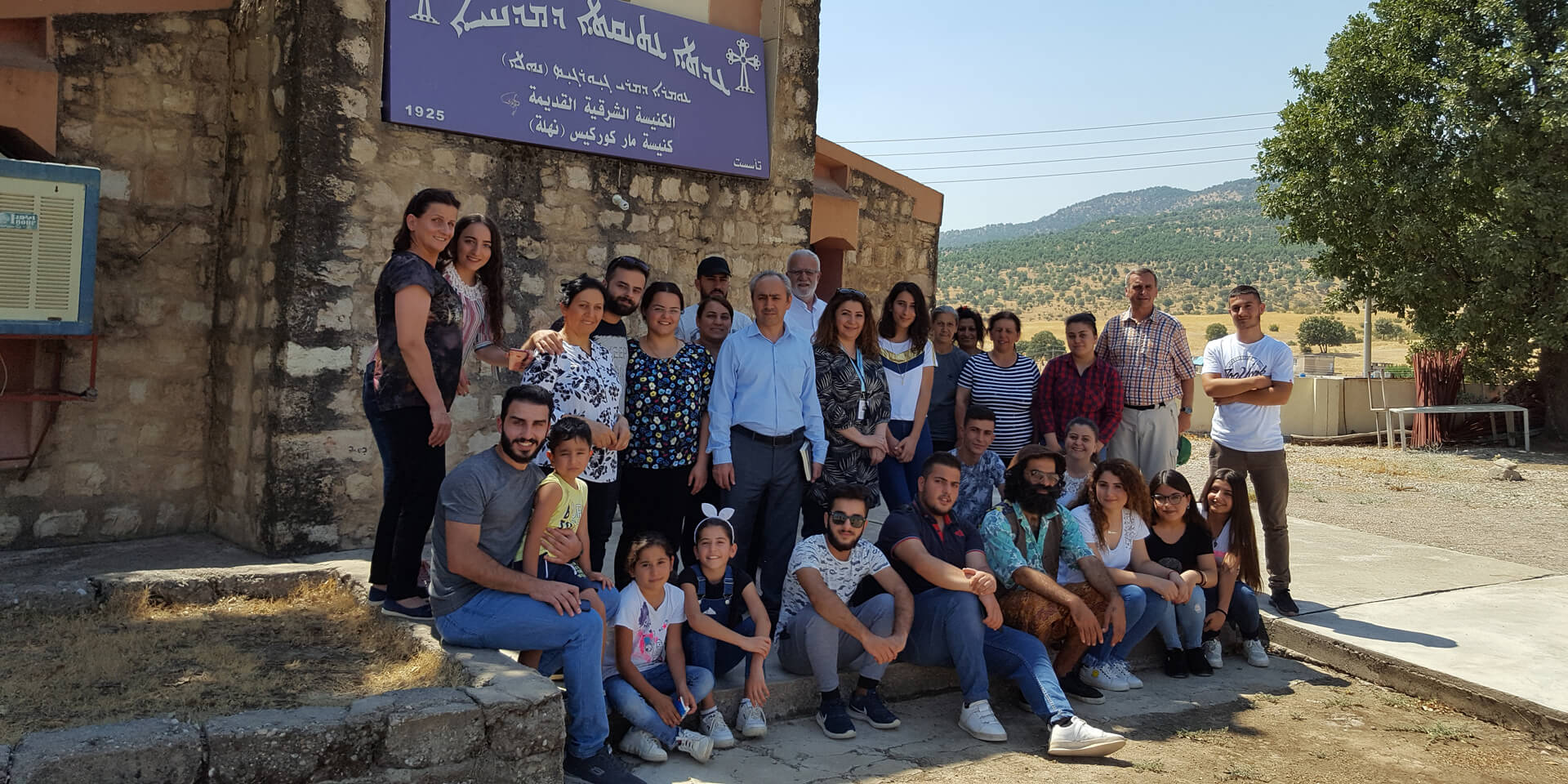 Junge Christen im Nahla Valley im Nordirak in den Bergen Kurdistans. Junge Christen im Nahla Valley im Nordirak in den Bergen Kurdistans.