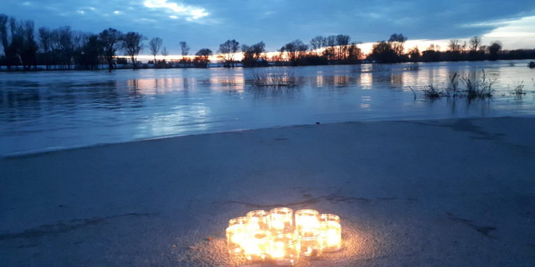 Lichter am Donauufer , © Ökumenischer Aktionskreis lebendige Donau