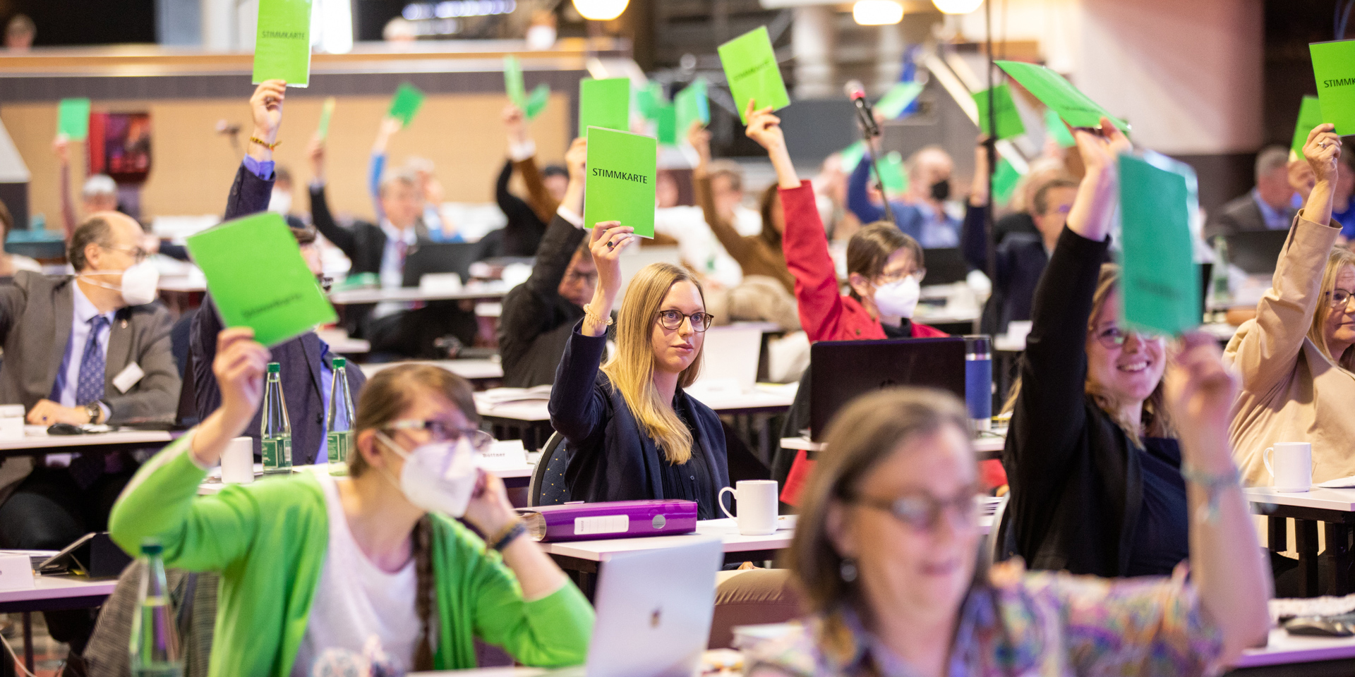 Synodaltagung Geiselwind Abstimmung im Plenum