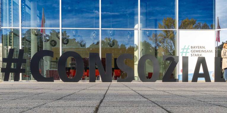 Die 26. ConSozial lädt am 29. und 30. Oktober 2025 Fach- und Führungskräfte der Sozialbranche nach Nürnberg ein. , © Copyright NürnbergMesse