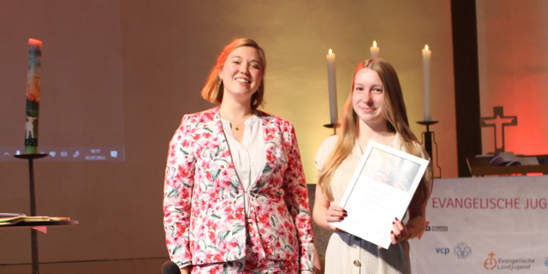 Die Preisträgerinnen in der Kategorie 'Wortkunst' - die Evangelische Jugend Herzogenaurach.