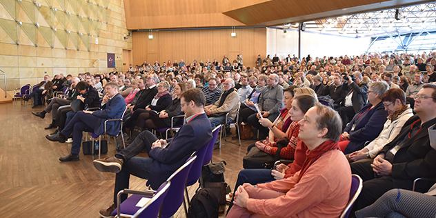 850 Kirchenvorsteherinnen und Kirchenvorsteher in der Stadthalle Fürth, © Kerstin Dominika Urban