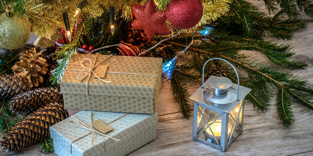 Weihnachtsgeschenke, Laterne, © iStock