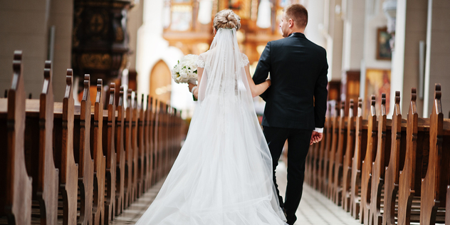 Den Hochzeitstag darf man niemals in Vergessenheit geraten lassen - die ELKB unterstützt alle User dabei