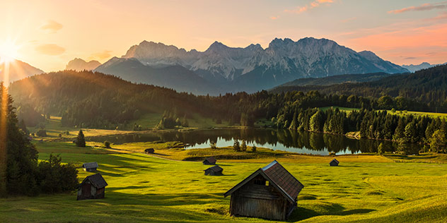 Gottesdienste im Grünen, © DieterMeyrl / iStock