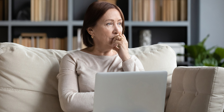 Chatandacht am Ewigkeitssonntag, © iStock-fizkes