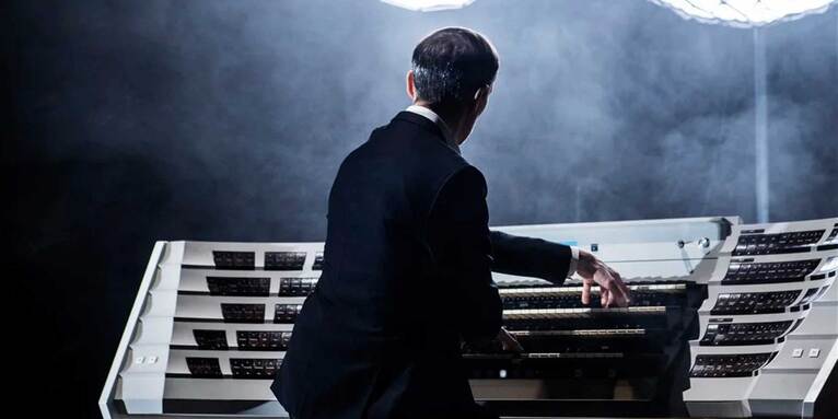 Seit 40 Jahren hat Olivier Latry einen der schönsten Arbeitsplätze in Europa: Er ist Organist an der berühmten Kathedrale Notre-Dame de Paris. , &copy; ION
