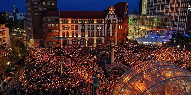 Abendsegen auf dem Friedensplatz in Dortmund