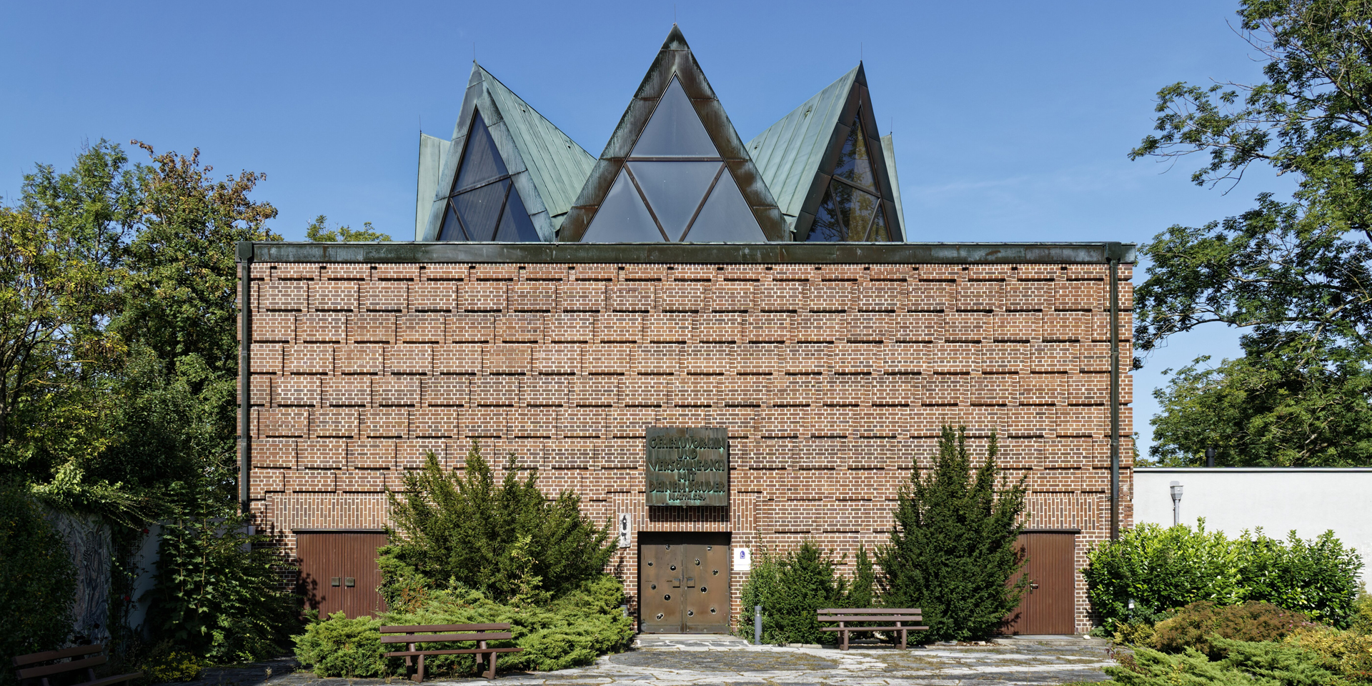 Die Versöhnungskirche ist die einzige evangelische Kirche auf dem Lechfeld.