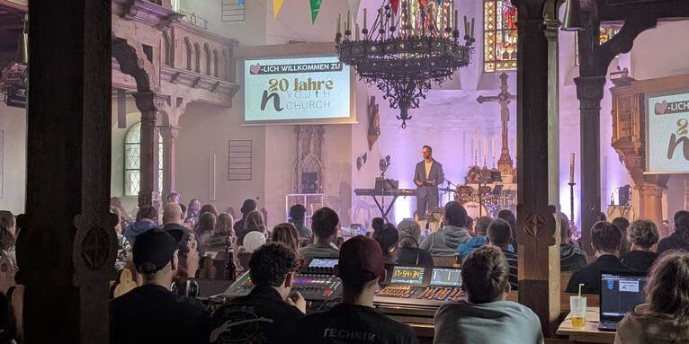 Die Bilanz zum 20. Geburtstag kann sich sehen lassen: über 200 Jugendgottesdienste lockten mehr als 20.000 Besucher an. , © Silke Scheder