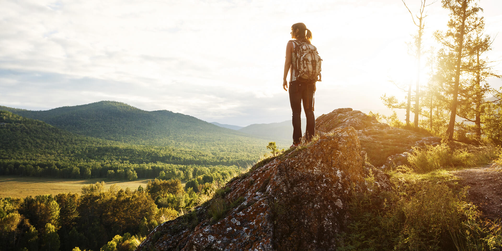 Wanderin auf einem Berg