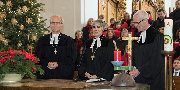 Dekan Hans-Martin Lechner, Regionalbischöfin Dorothea Greiner und Pfarrer Walter Neunhoeffer beim Festgottesdienst