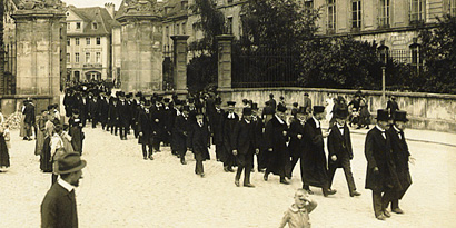 Foto zum Einzug zur Ansbacher Synode